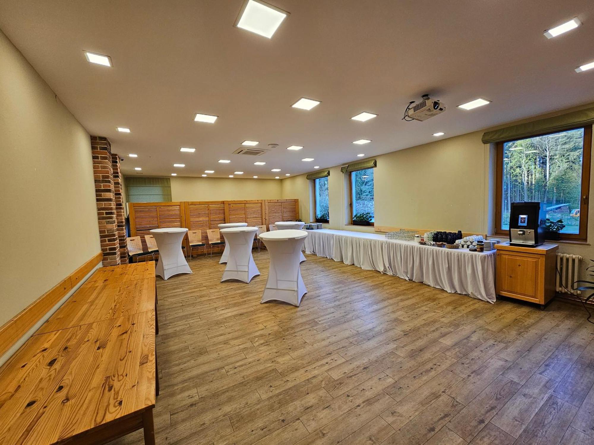 Balonovy Hotel A Pivovar Radesin Esterno foto