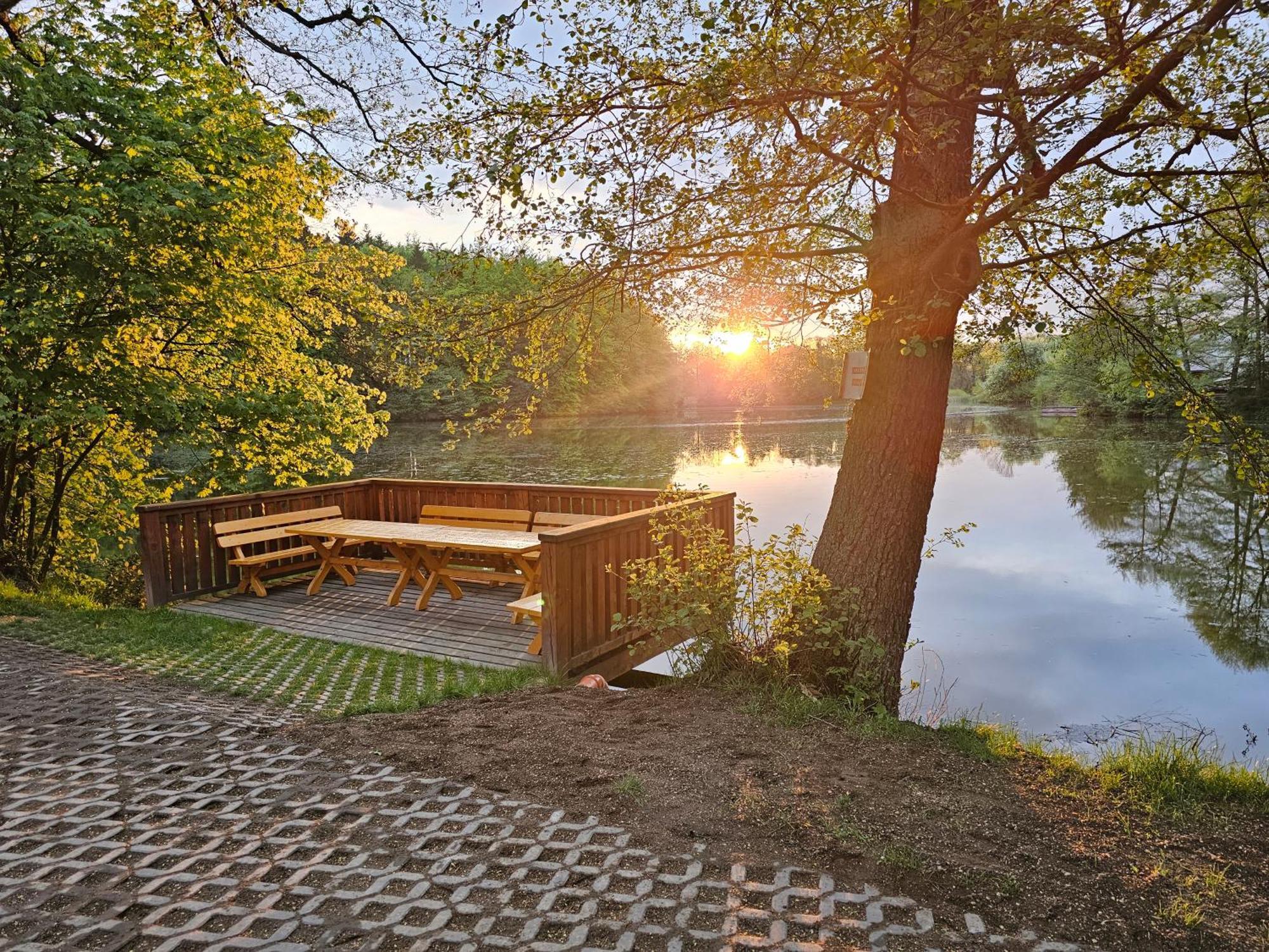 Balonovy Hotel A Pivovar Radesin Esterno foto